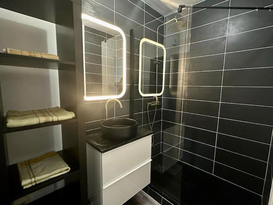 Centre Ville Dijon Wilson *Chez Charles* 2Ch Bagian luar foto